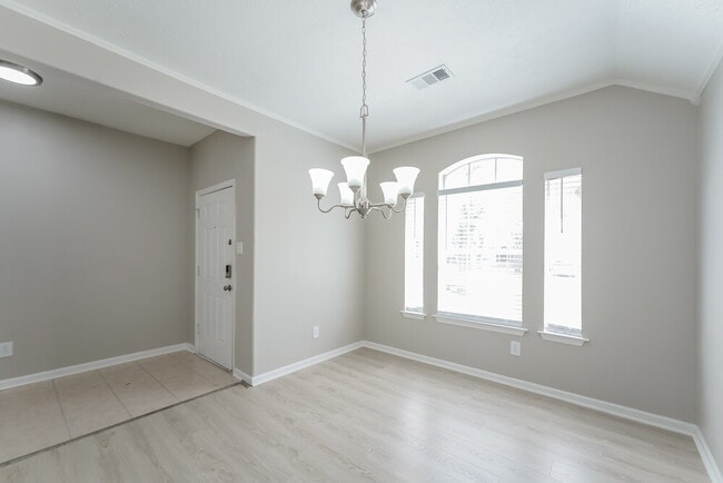Photo - 18006 Oakmoss Hill Ct