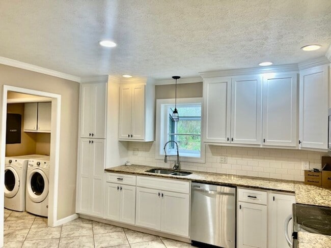 Photo - 32 Donley Dr NW