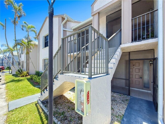 Building Photo - 800 Independence Dr Unit 800F