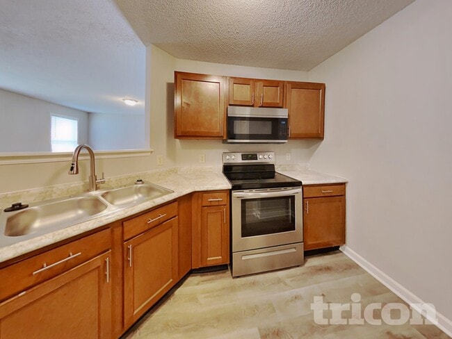 Photo - 940 Ravine Dr