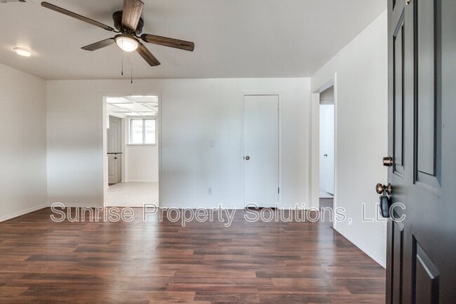 Photo - 923 NW 5th St