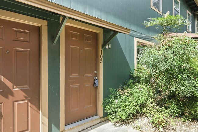 Photo - 2319 Greenfield Pkwy Unit 105