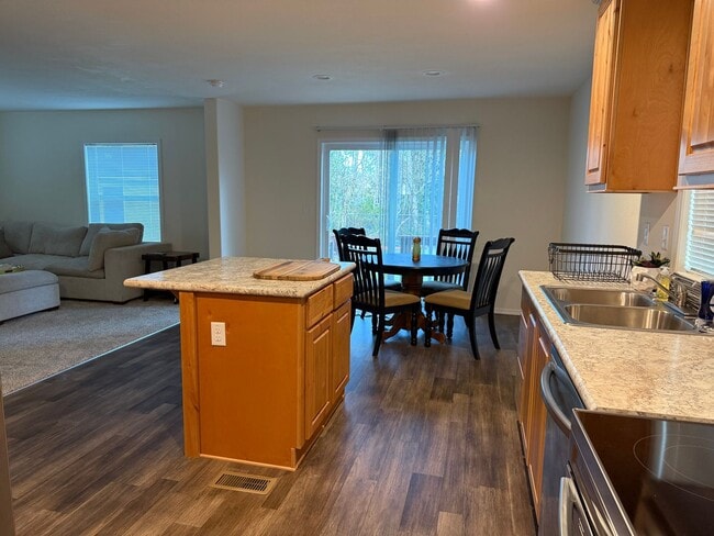 Photo - Brand new home, short or mid term rental, furnished or unfurnished!