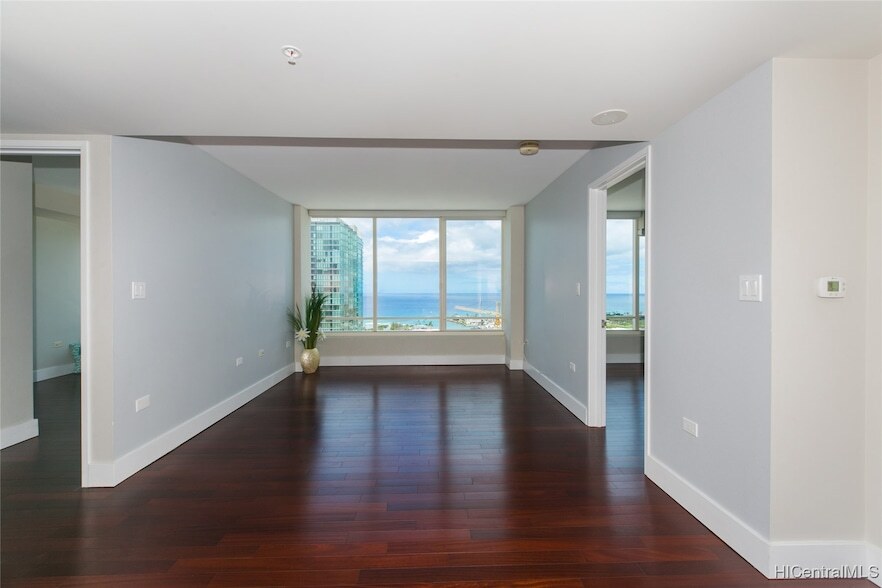 Photo - 1009 Kapiolani Blvd
