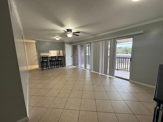 Building Photo - 406 Marshall Ct Unit 5