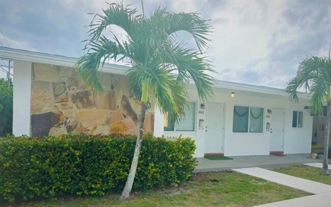 Building Photo - 1011 9th Ave N Unit 1013