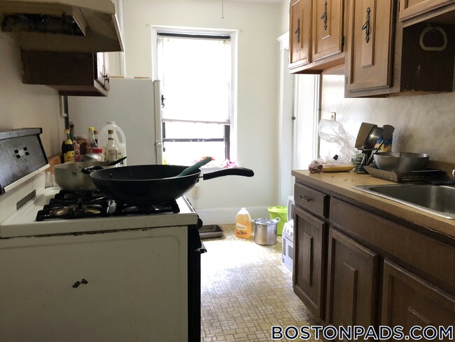 Photo - 349 Pleasant St Unit B1-2