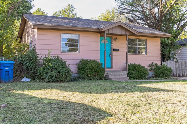 Photo - 306 E Jacobs Dr