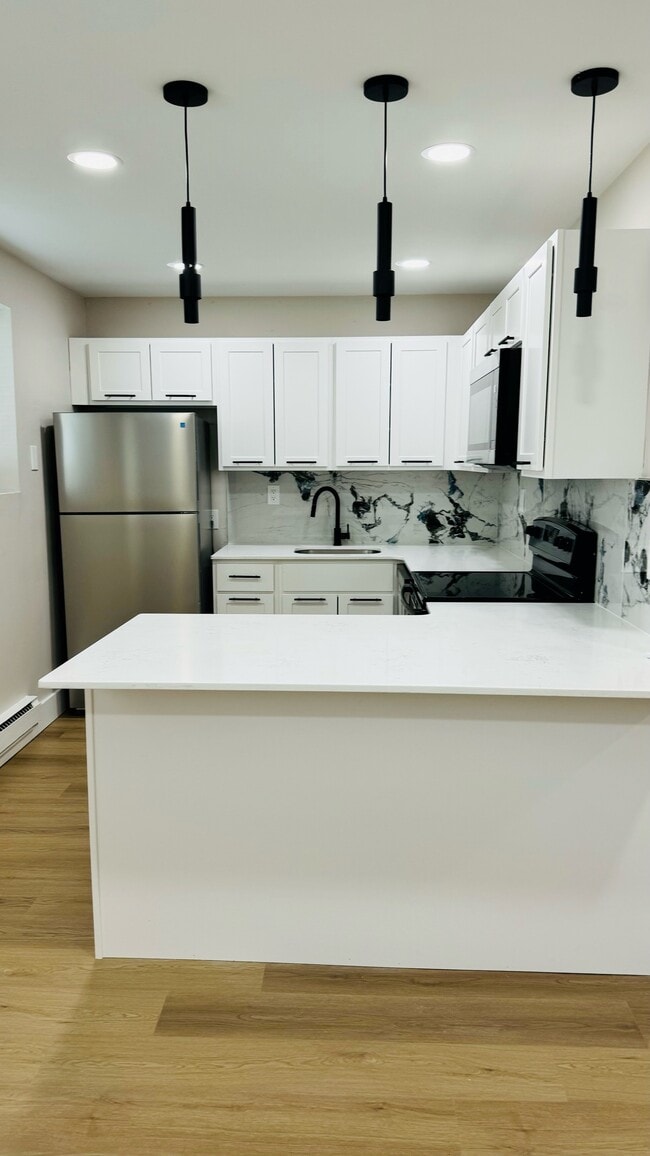 Photo - Laura Lane Apartments