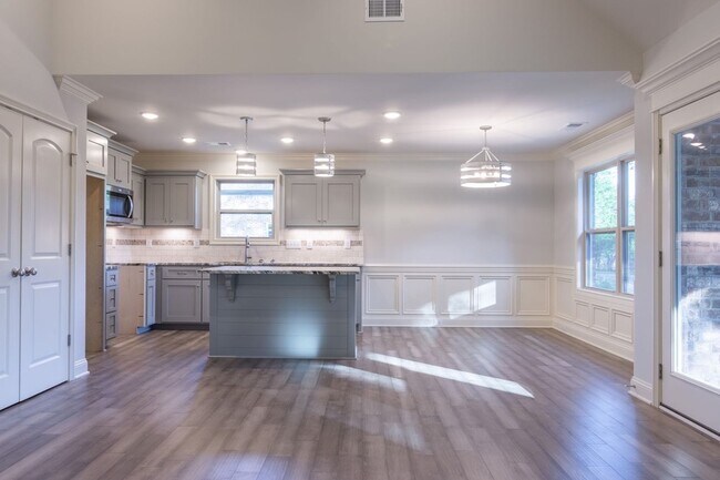 Photo - 1031 C P Stewart Blvd