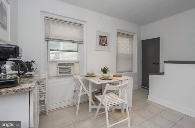 Photo - 1413 Lombard St Unidad 2R