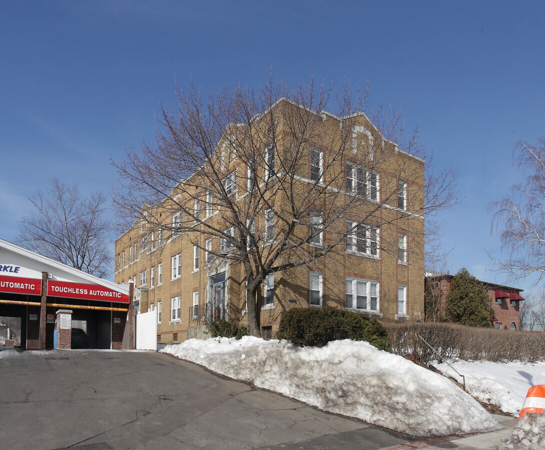 Photo - 913 Wethersfield Ave Apartments
