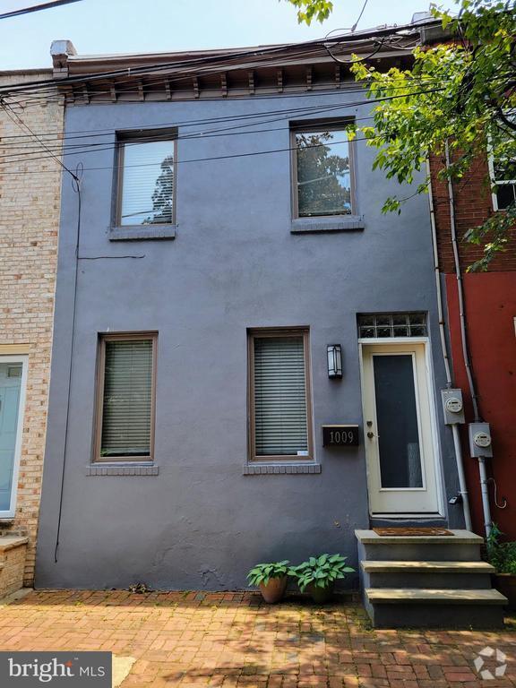 Building Photo - 1009 S Chadwick St Rental