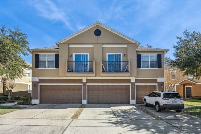 Building Photo - Gorgeous 3/2.5/2 Townhome in Gated Tucker Oaks!
