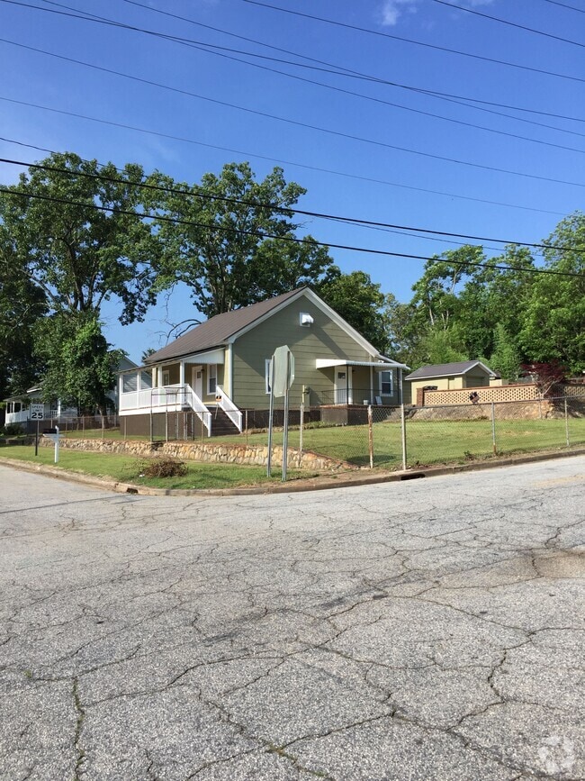 Building Photo - 16 N YMCA St Rental