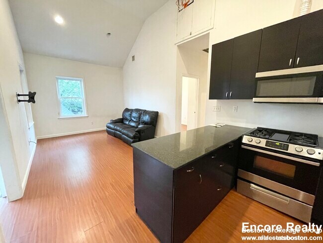 Photo - 93A Hillside St Unit #3