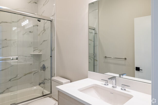 2BR, 2BA - 925SF - The Irving