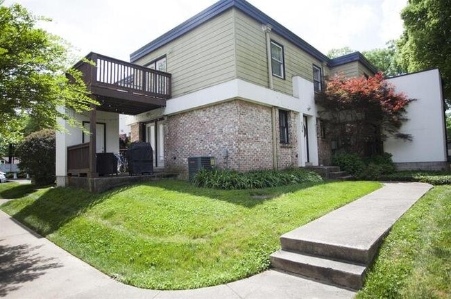 Building Photo - 940 Gale Ln