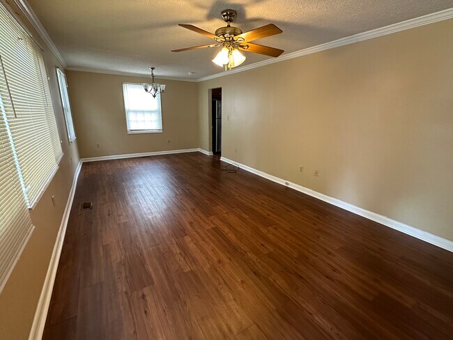Livingroom - 2017 N Harding St