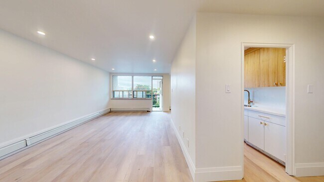 1 Marquette Avenue