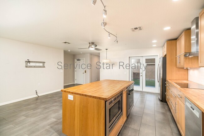 Photo - 15649 N 29th Pl