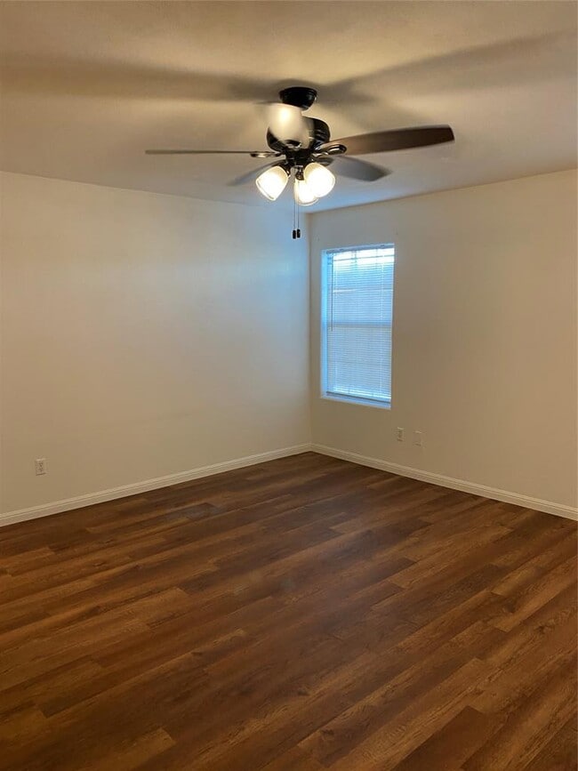 Photo - 1502 Zephyr Ln