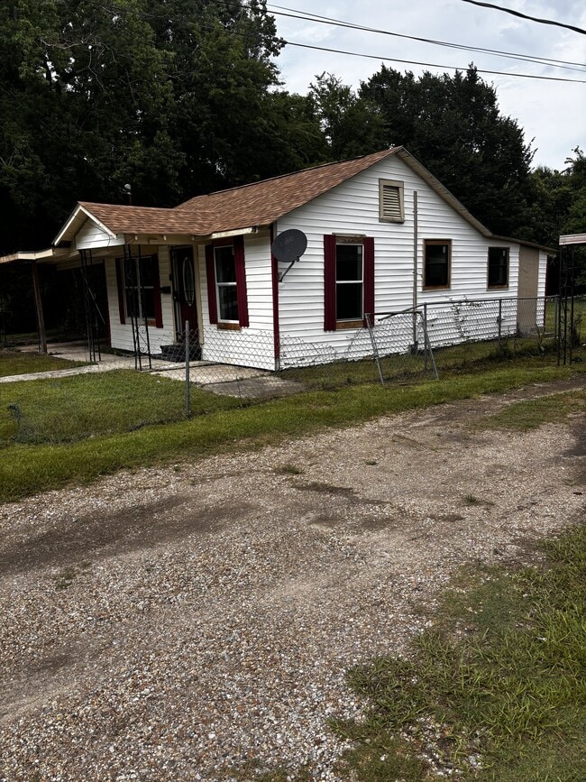 Building Photo - 4184 Maple Dr