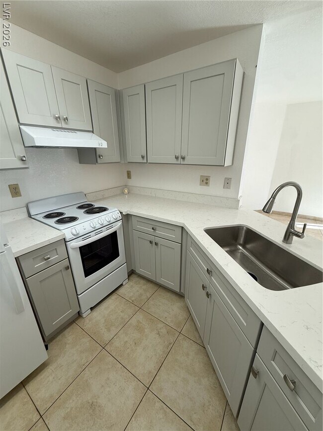Photo - 440 Elm Dr Unit 103