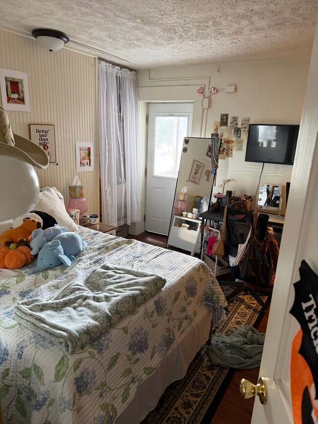 Photo - 728 Willey St Unit 4