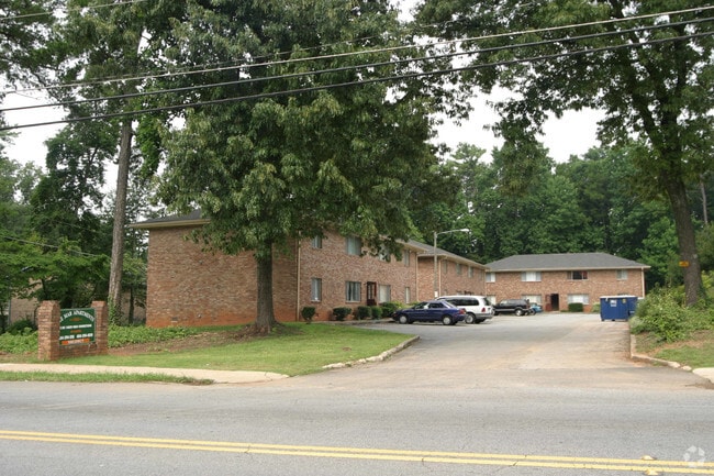 Lee Mar Apartments