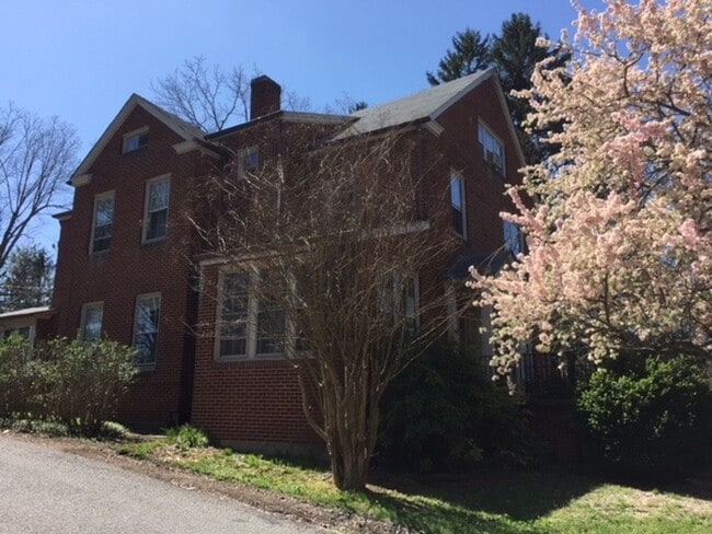 Photo - Radford, 5 BR / 2.5 BA, Available in August