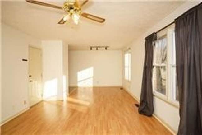 Photo - 309 Andrew Dr