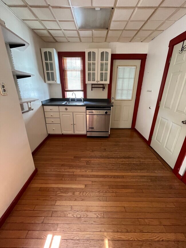 Photo - 245 Presidents Ln