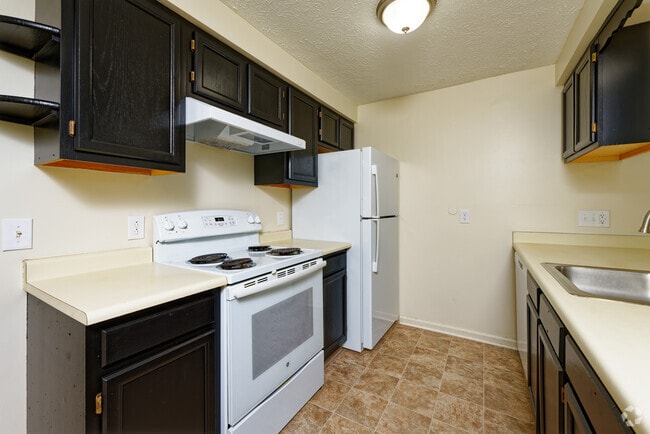 2BR, 1.5BA-1,000SF Kitchen - Heritage Park Apartments