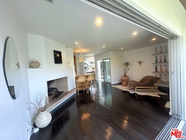 Photo - 12913 Gilmore Ave