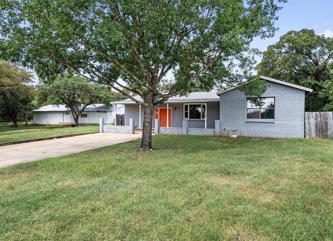Photo - 2106 Allred Dr
