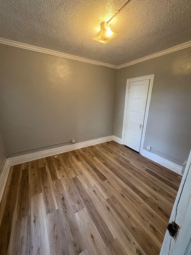 Photo - 805 W 4th St Unit B6