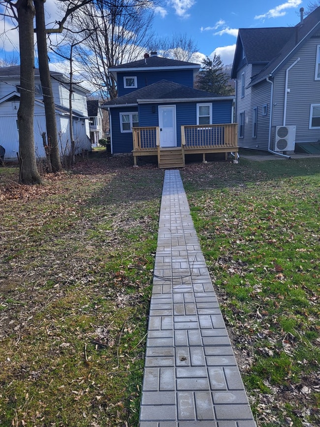 Photo - 267 E 1st St