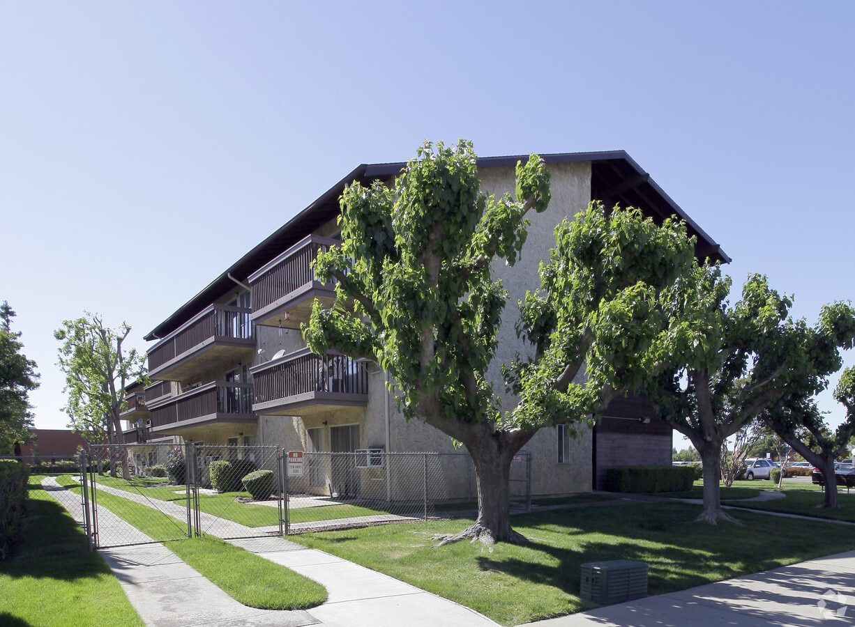 Photo - Sutter Village Apartments