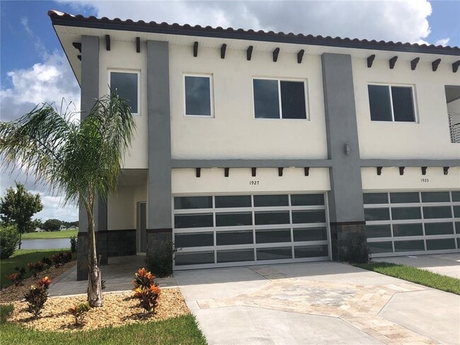 Building Photo - 1927 Greenbriar Ter