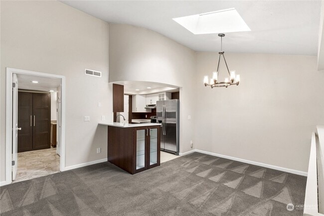 Photo - Great 1bed 1bath Location in Kirkland! Next to Village at Totem Lake Mall Unit 11