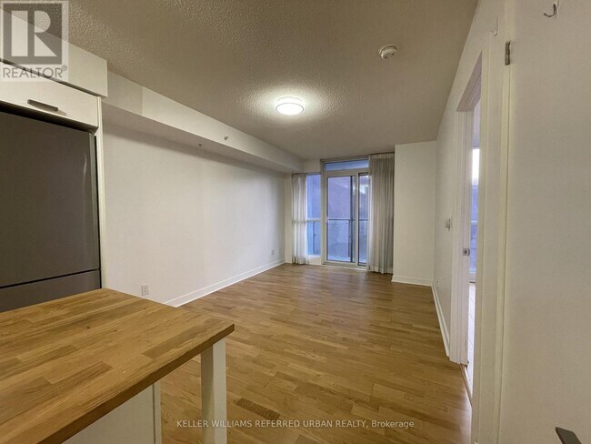 Photo - 295 Adelaide St W Unit 519