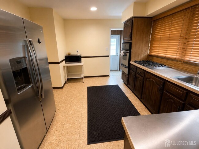 Photo - 89 Oak Ln