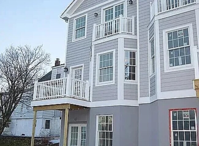 Photo - 229-229 Lincoln Ave