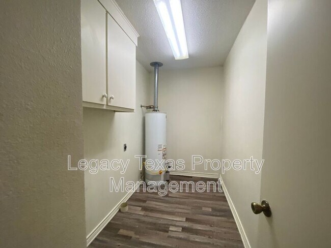 Photo - 108 Pine St