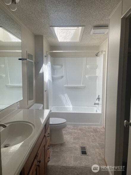 Photo - 27367 Lindvog Rd NE