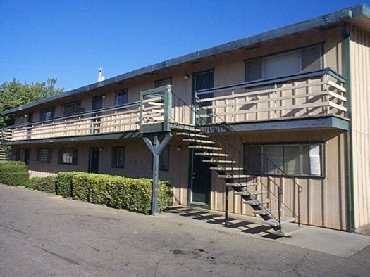 Photo - 1285 Plumas St Apartments