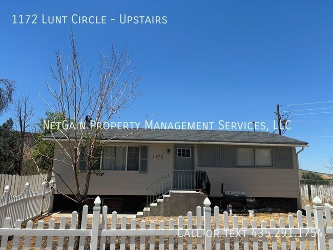 Building Photo - 1172 Lunt Cir Unit Upstairs