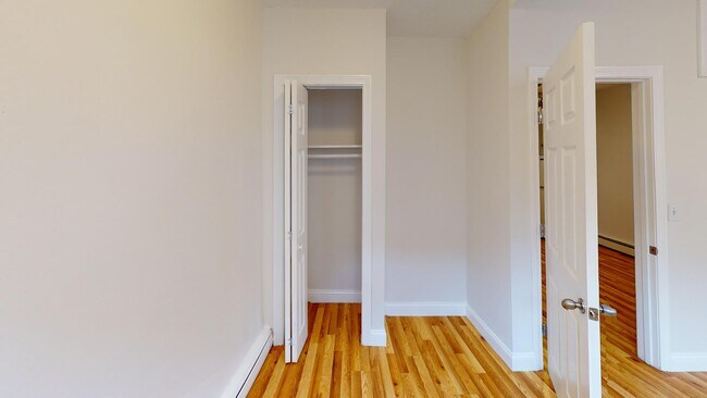 Building Photo - 11 Symphony Rd Rental