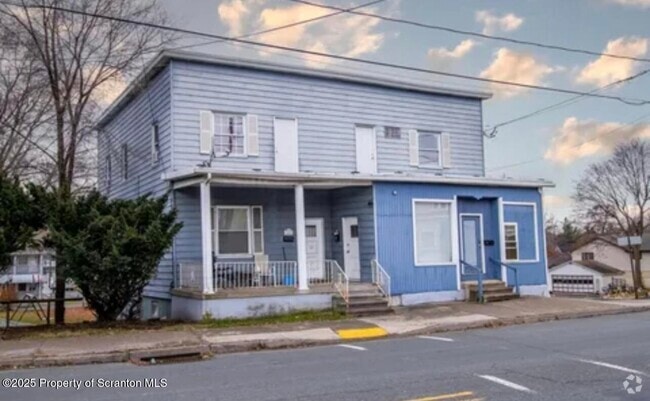 Building Photo - 1202 Main St Rental